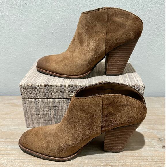 DOLCE VITA Haken Suede Booties Womens 6.5 - Picture 1 of 7